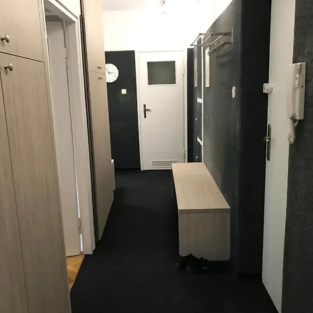 Przytulne Mieszkanie Z Widokiem Na Zielen, 2 Osobne Pokoje, Kuchnia, Lazienka, Wi-fi